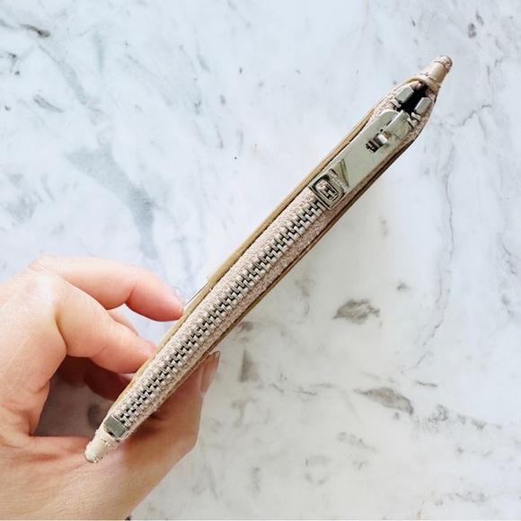 SAINT LAURENT Paris Zipped Credit Card Case in Acapulco Nude Shiny Leather - Picture 12 of 15